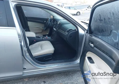 2018 Chrysler 300 Limited z USA, uszkodzony, nr VIN 2C3CCAEG7JH126955